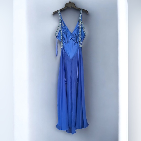 La Femme Prom Dress with Beading- Size 2 NEW - Picture 4 of 10